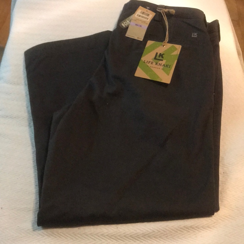 NWT Men’s Life Khaki pant